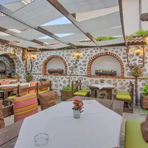 3* Otel Veziova House