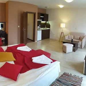 2* Apartahotel Banderitsa With Kitchen